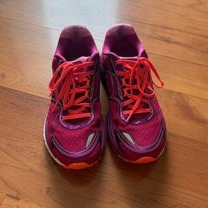 Brooks Running Shoes Size 10